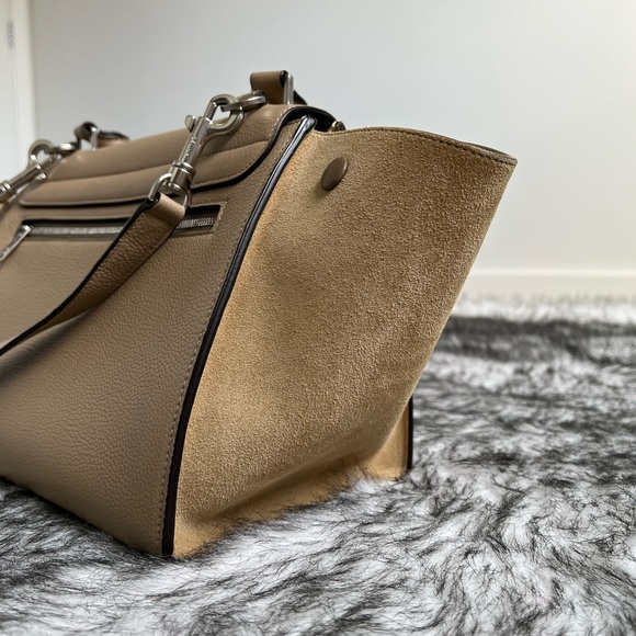 Celine Trapeze small bag in dune color - Picture 5 of 15